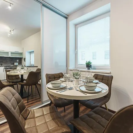 Spacious In Pardubice-free Parking Nearby-balcony *