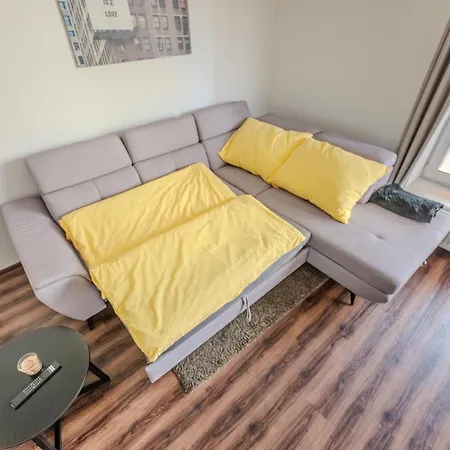 Spacious In Pardubice-free Parking Nearby-balcony * 帕尔杜比采